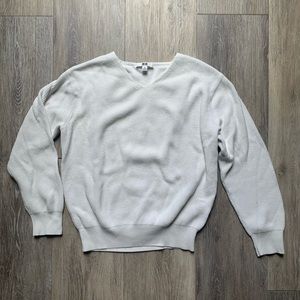 UNIQLO White Sweater